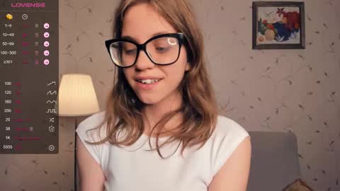 Snapshot of cutefluffy chatting on September 19, 8:34 pm Melisa online show from September 19, 8:34 pm