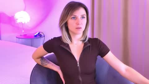 Snapshot of cutemirage chatting on October 16, 3:11 pm cutemirage online show from October 16, 3:11 pm