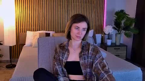cutemirage online show from May 5, 3:18 pm