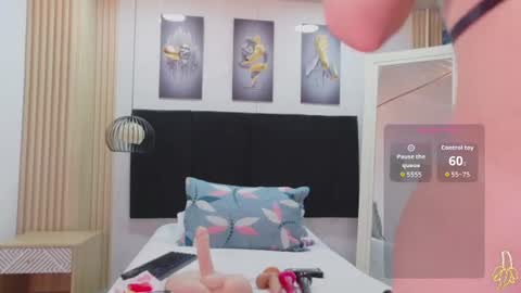 cutepetitee online show from July 3, 12:32 pm