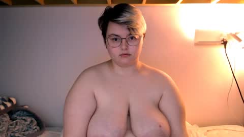 Sophie  Lilith online show from May 11, 2:45 pm