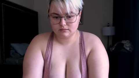 Sophie  Lilith online show from December 1, 7:50 am