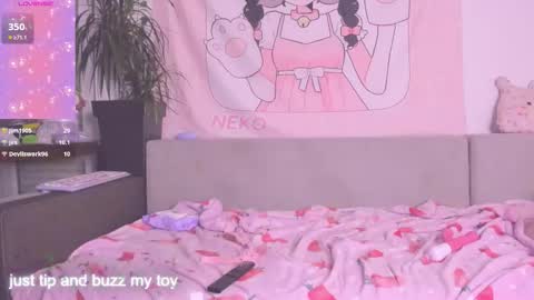 Snapshot of cutielanalova chatting on October 18, 7:18 pm cutielanalova online show from October 18, 7:18 pm