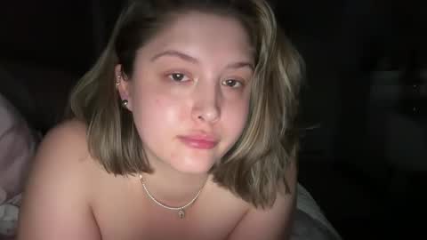 Cutieoggg420 online show from April 14, 3:32 am