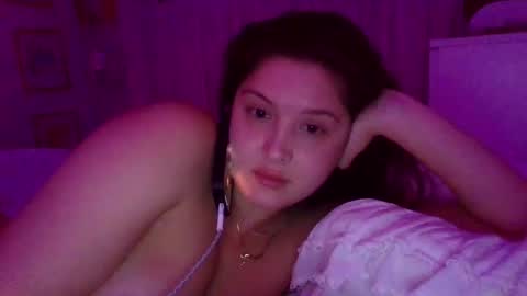 Cutieoggg420 online show from December 24, 3:49 am