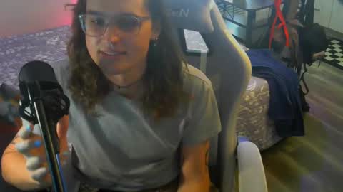 cutiepiescarlett online show from May 2, 11:43 pm