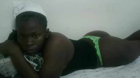 Snapshot of cuty_cindy chatting on September 28, 5:38 am Cuty online show from September 28, 5:38 am