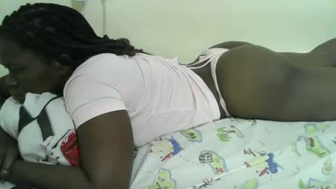 Snapshot of cuty_cindy chatting on October 6, 4:30 am Cuty online show from October 6, 4:30 am