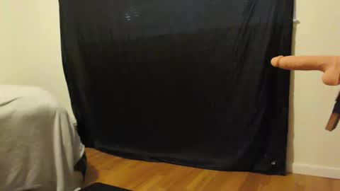 cwlizzy online show from December 17, 8:37 pm