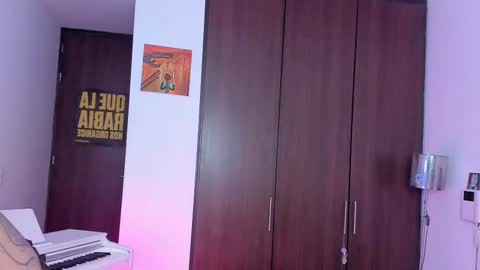 Snapshot of cyan_xo chatting on February 23, 11:47 pm Cyan online show from February 23, 11:47 pm