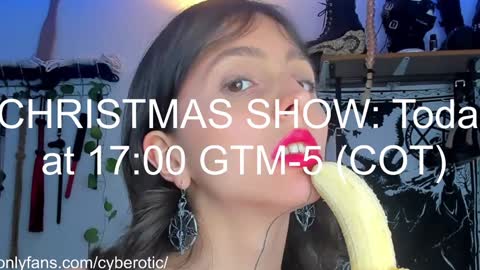 Snapshot of cyberotic_666 chatting on December 25, 7:02 pm Sophia - Independent model online show from December 25, 7:02 pm