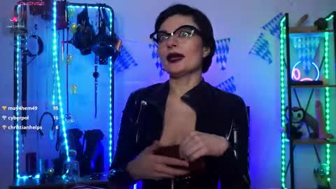 Snapshot of cyberxgoddess_ chatting on September 20, 3:31 am Lily Goddess online show from September 20, 3:31 am