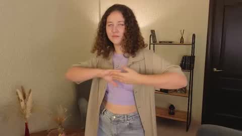 Lola online show from October 18, 1:48 pm