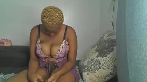 Snapshot of daddies_toy1 chatting on September 21, 1:04 pm daddyiestoy online show from September 21, 1:04 pm