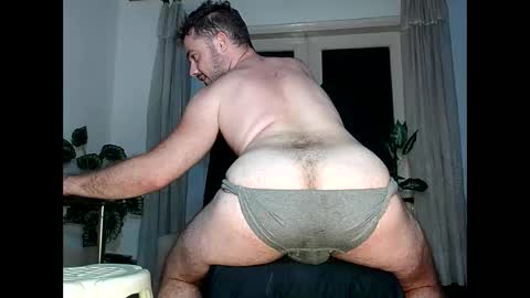 Snapshot of daddyfeet29 chatting on September 16, 2:09 pm Greekboy28 online show from September 16, 2:09 pm