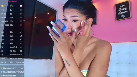 Snapshot of daddyissuesss_ chatting on February 21, 7:32 pm JAZMIN online show from February 21, 7:32 pm
