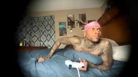sexy tatted king bbc online show from May 16, 10:36 am