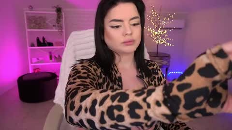 daenerys_daen online show from May 5, 2:34 pm