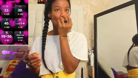 daffnelewis online show from May 27, 11:29 am