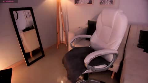 Snapshot of dafne_00 chatting on September 13, 12:18 pm Dafne online show from September 13, 12:18 pm
