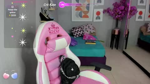 Snapshot of dafne_huges chatting on February 7, 7:49 pm dafne huges online show from February 7, 7:49 pm