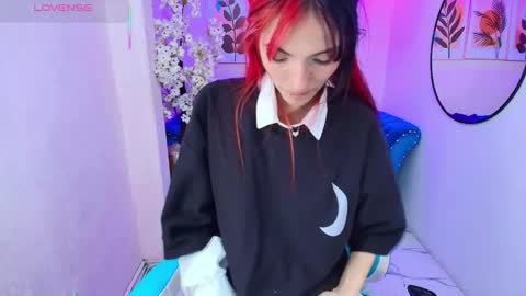 Snapshot of dafne_huges chatting on October 15, 8:09 pm dafne huges online show from October 15, 8:09 pm