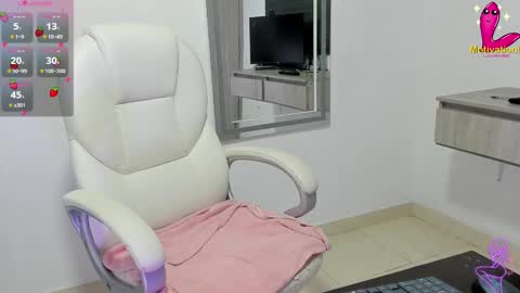 Snapshot of dahian_carter chatting on October 1, 12:04 pm Dahian online show from October 1, 12:04 pm