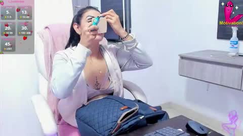 Snapshot of dahian_carter chatting on September 26, 12:57 pm Dahian online show from September 26, 12:57 pm