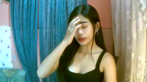 Im Dahlia online show from March 30, 11:32 am