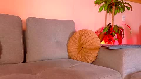 Dahli online show from April 26, 1:47 am