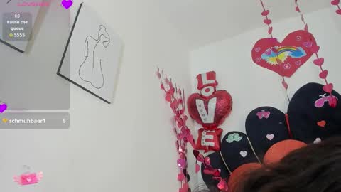 Dahlialee online show from February 13, 2:42 pm