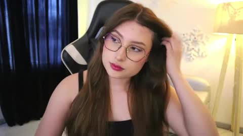 Lauren            online show from December 1, 1:31 pm