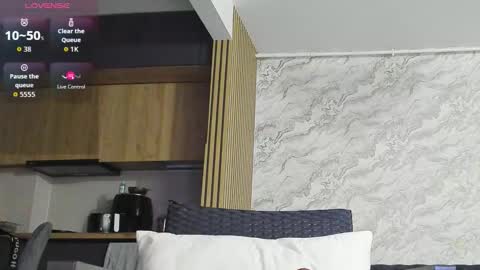 Snapshot of daisy_abby03 chatting on October 17, 5:33 am DaIsy Abby online show from October 17, 5:33 am