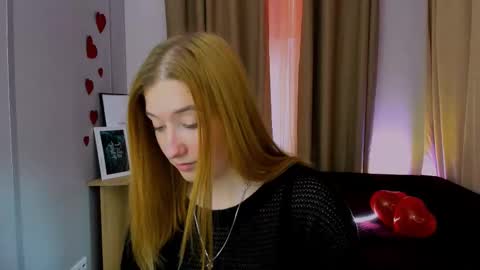 Little Di online show from February 26, 1:43 pm