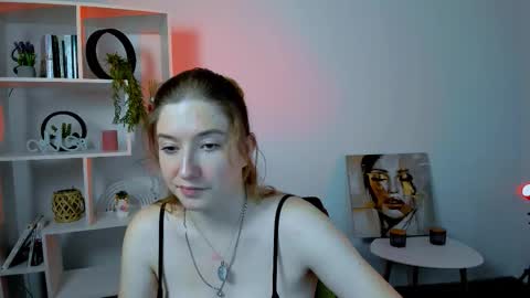 Little Di online show from October 18, 10:47 pm