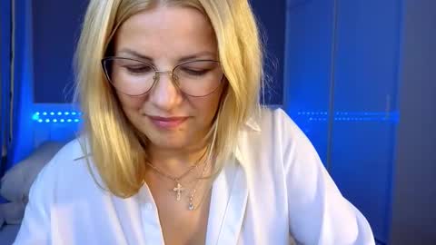 Daisy online show from December 15, 4:58 pm