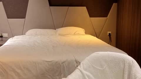 Daisy online show from November 28, 12:45 pm