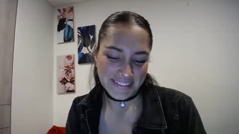 IG  dakotasofiaa online show from February 18, 12:59 am