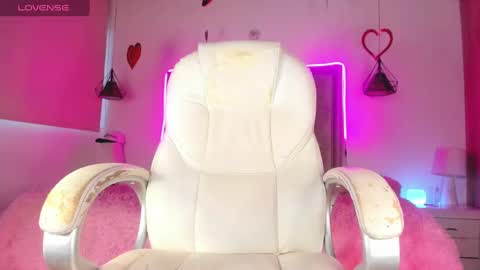 Snapshot of dakota_ds chatting on March 11, 10:42 pm dakota_ds online show from March 11, 10:42 pm