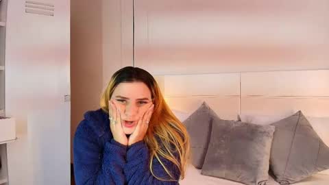 Snapshot of dakota_megan chatting on September 30, 2:49 pm Dakota-Megan online show from September 30, 2:49 pm