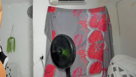 dakota_x18 online show from November 8, 8:23 pm