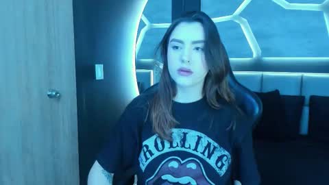 Dakota  online show from January 13, 1:08 pm