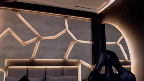 Dakota  online show from December 21, 8:04 pm