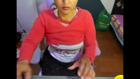Snapshot of daleska_delicious1 chatting on October 12, 2:04 am daleska_delicious1 online show from October 12, 2:04 am