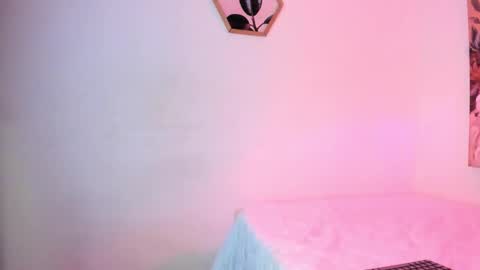 D A L H I L A online show from December 22, 11:11 pm