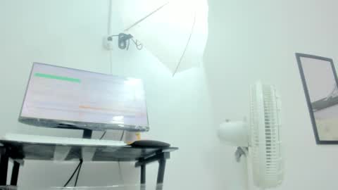 Snapshot of dalia_2 chatting on October 23, 12:56 am Ren online show from October 23, 12:56 am