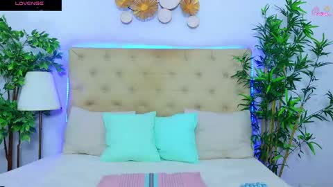 daliyaa_ online show from May 21, 12:11 pm
