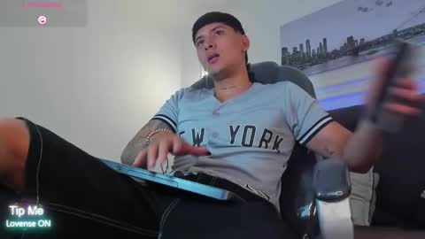 DAMIAN online show from March 6, 1:54 pm