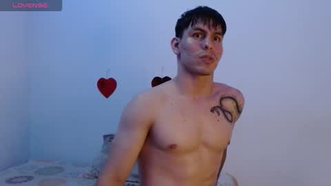 damian_hornyy_ online show from March 8, 2:15 am