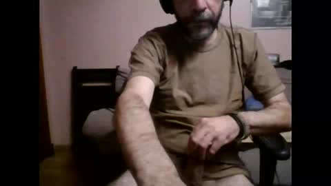 Snapshot of damianour chatting on October 5, 11:12 pm damianour online show from October 5, 11:12 pm